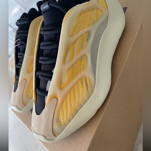 👟 YEEZY 700 YZY 👟 yellow/black - 🆕 📦 sneakers - Picture 3 of 8